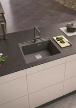 Lygiai su stalviršiumi montuojama granitinė plautuvė Franke Maris, MRG 210-52 A, Juoda matinė, ekscentrinis ventilis